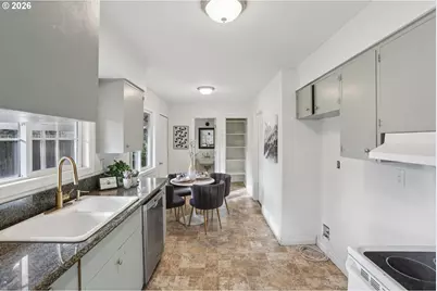 15220 NE Couch Ct, Portland, OR 97230 - Photo 14