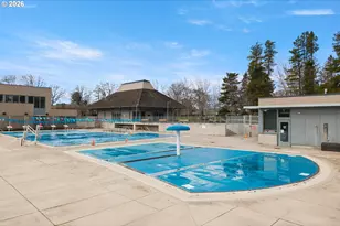 15330 NW Oak Hills Dr, Beaverton, OR 97006 - Photo 40