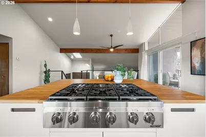 15330 NW Oakhills Dr, Beaverton, OR 97006 - Photo 16