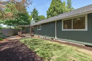 2817 Applewood Ln, Eugene, OR 97408 - Photo 36