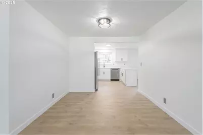 2817 Applewood Ln, Eugene, OR 97408 - Photo 8