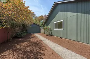 2817 Applewood Ln, Eugene, OR 97408 - Photo 42