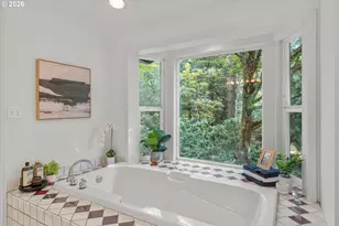 10744 SW Lancaster Rd, Portland, OR 97219 - Photo 28