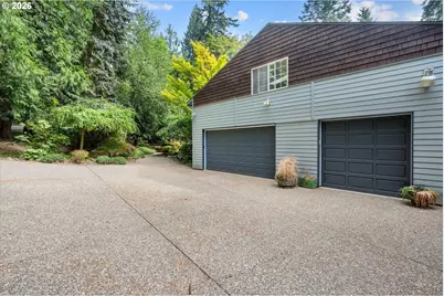 10744 SW Lancaster Rd, Portland, OR 97219 - Photo 2