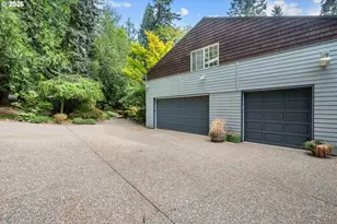10744 SW Lancaster Rd, Portland, OR 97219 - Photo 2