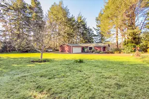 498 Klamath Ave SE, Bandon, OR 97411 - Photo 2