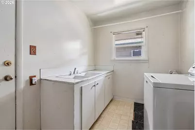 2219 Ocean Beach Hwy, Longview, WA 98632 - Photo 16