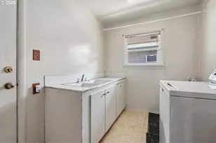 2219 Ocean Beach Hwy, Longview, WA 98632 - Photo 16