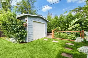 18955 SW Boucher Ct, Aloha, OR 97003 - Photo 32