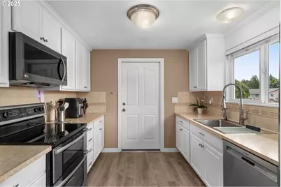 18955 SW Boucher Ct, Aloha, OR 97003 - Photo 12