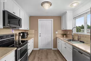 18955 SW Boucher Ct, Aloha, OR 97003 - Photo 12