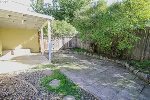 1582 NW Fairmount St, Roseburg, OR 97470 - Photo 32