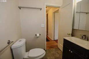 1582 NW Fairmount St, Roseburg, OR 97470 - Photo 18