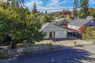 1582 NW Fairmount St, Roseburg, OR 97470 - Photo 36