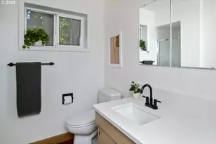 6505 SE Thorburn St, Portland, OR 97215 - Photo 32