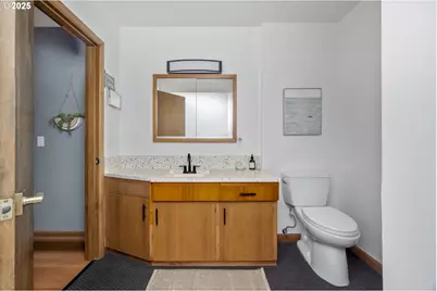 6505 SE Thorburn St, Portland, OR 97215 - Photo 22