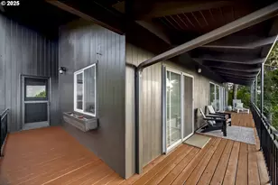 6505 SE Thorburn St, Portland, OR 97215 - Photo 34