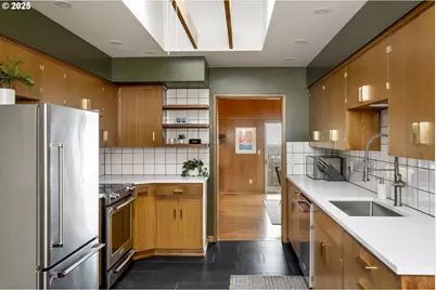 6505 SE Thorburn St, Portland, OR 97215 - Photo 14