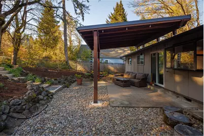 4680 W Hillside Dr, Eugene, OR 97405 - Photo 30