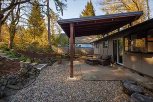 4680 W Hillside Dr, Eugene, OR 97405 - Photo 30