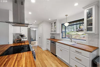 4680 W Hillside Dr, Eugene, OR 97405 - Photo 14