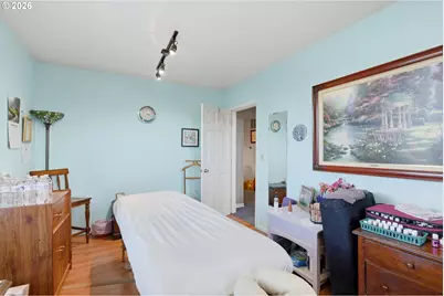 114 E 2nd St, Newberg, OR 97132 - Photo 18