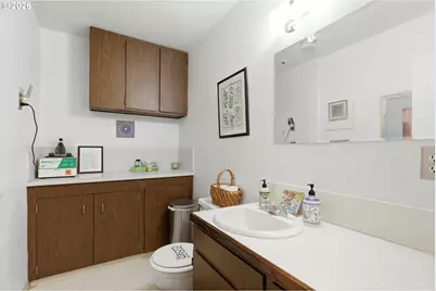 114 E 2nd St, Newberg, OR 97132 - Photo 24