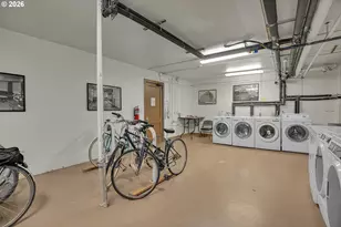 709 SW 16th Ave, Portland, OR 97205 - Photo 36