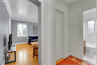 709 SW 16th Ave #207, Portland, OR 97205 - Photo 10