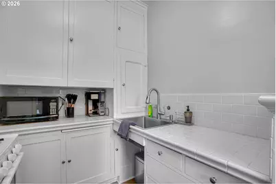 709 SW 16th Ave #207, Portland, OR 97205 - Photo 30