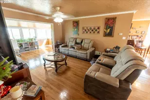 417 W E St, Rainier, OR 97048 - Photo 10