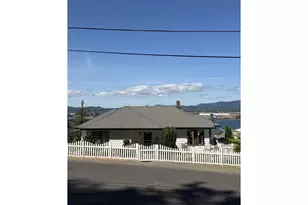 417 W E St, Rainier, OR 97048 - Photo 2