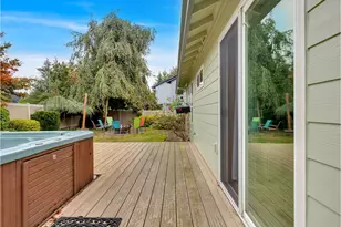 1019 SE 27th St, Troutdale, OR 97060 - Photo 32