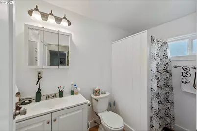 1900 Monroe St, North Bend, OR 97459 - Photo 22