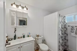 1900 Monroe St, North Bend, OR 97459 - Photo 22