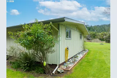 28448 Mateer Rd, Gold Beach, OR 97444 - Photo 38
