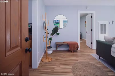 4611 SW Vacuna St, Portland, OR 97219 - Photo 2