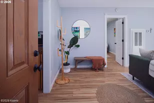 4611 SW Vacuna St, Portland, OR 97219 - Photo 2