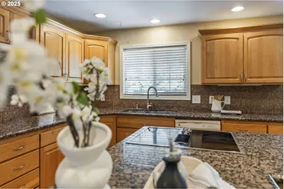 14414 NE Alton St, Portland, OR 97230 - Photo 16