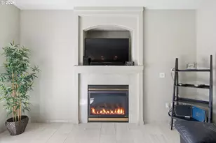 2022 NE Blue Heron Dr, Portland, OR 97211 - Photo 12