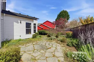 2022 NE Blue Heron Dr, Portland, OR 97211 - Photo 30