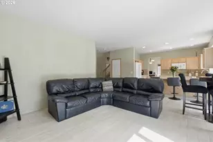 2022 NE Blue Heron Dr, Portland, OR 97211 - Photo 10