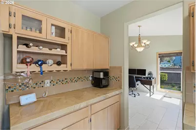 2022 NE Blue Heron Dr, Portland, OR 97211 - Photo 14