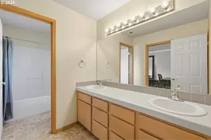 2022 NE Blue Heron Dr, Portland, OR 97211 - Photo 22