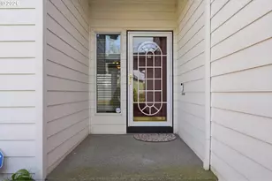 2022 NE Blue Heron Dr, Portland, OR 97211 - Photo 28