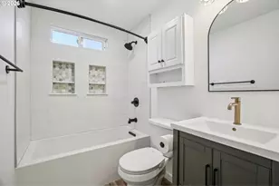 810 NE Pinebrook Ave, Vancouver, WA 98684 - Photo 12