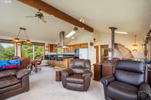 340 NE Vista Terrace Ave, Depoe Bay, OR 97341 - Photo 16