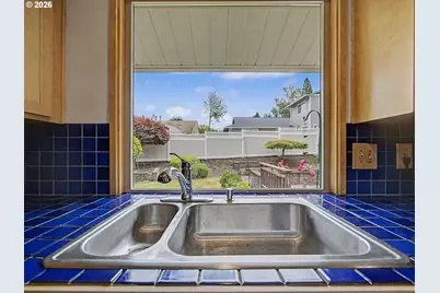 1702 SW Mawrcrest Ave, Gresham, OR 97080 - Photo 12