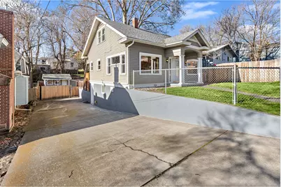 615 NW 3rd St, Pendleton, OR 97801 - Photo 4