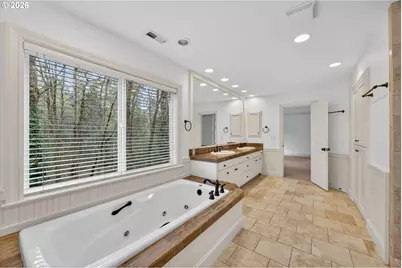 4054 Canal Woods Ct, Lake Oswego, OR 97034 - Photo 24